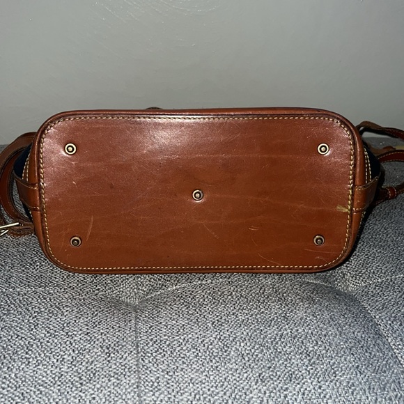 Dooney & Bourke Pebble Grain Drawstring Bucket Bag, great condition - Picture 2 of 6